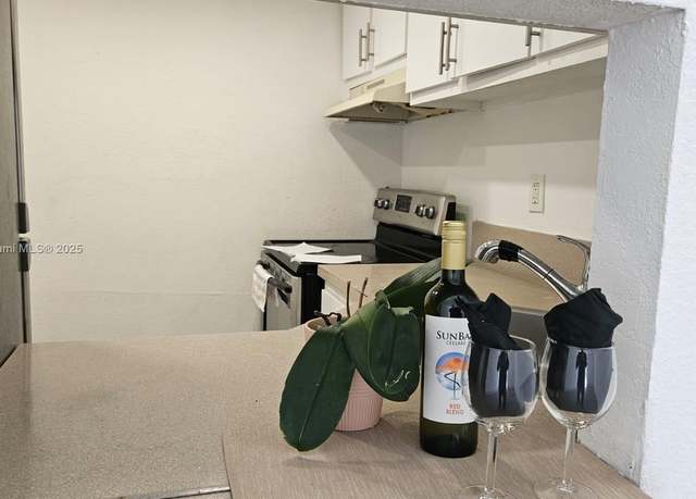 Property at 4550 NW 9th St Unit 709E, Miami, FL 33126, 1 bed, 1 bath