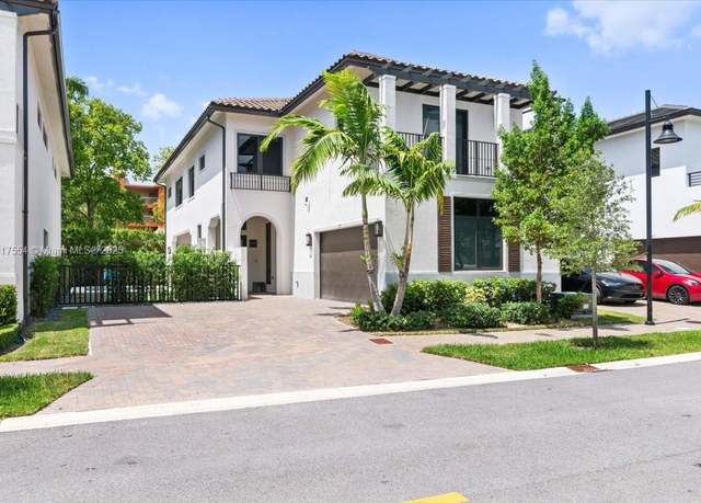 Property at 8109 NW 48th Ter, Doral, FL 33166, 4 beds, 4 baths