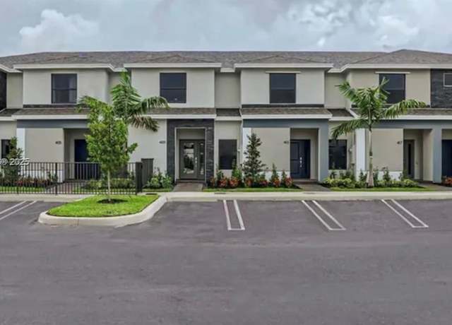 Property at 322 NE 1st Dr, Florida City, FL 33034, 3 beds, 3 baths