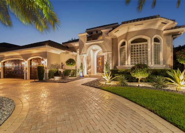 Property at 10985 Canary Island Ct, Plantation, FL 33324, 4 beds, 3 baths