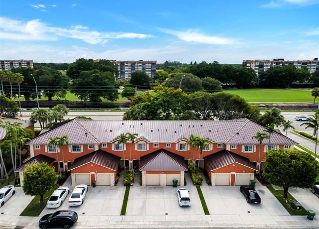 Property at 1206 NW 100th Ave, Pembroke Pines, FL 33024, 2 beds, 2.5 baths