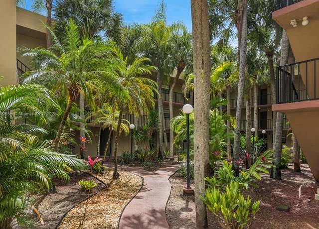 Property at 10835 SW 112th Ave #314, Miami, FL 33176, 1 bed, 1.5 baths