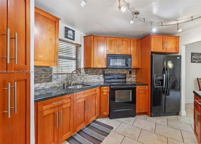Property at 6655 W Broward Blvd #401, Plantation, FL 33317, 2 beds, 2 baths