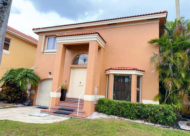 Property at 11405 Lakeview Dr, Coral Springs, FL 33071, 3 beds, 2.5 baths