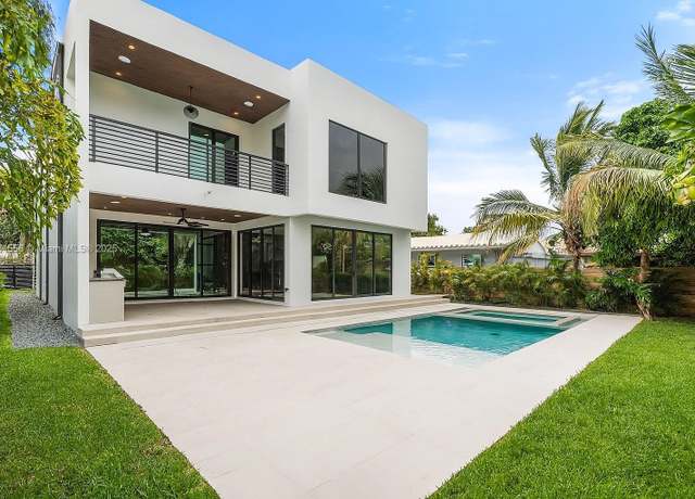 Property at 531 NE 10th Ave, Fort Lauderdale, FL 33301, 4 beds, 5 baths