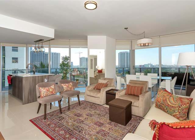 Property at 488 NE 18th St #1700, Miami, FL 33132, 2 beds, 2.5 baths
