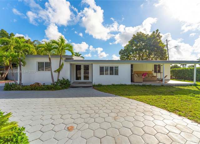 Property at 4641 SW 112th Ave, Miami, FL 33165, 7 beds, 4 baths