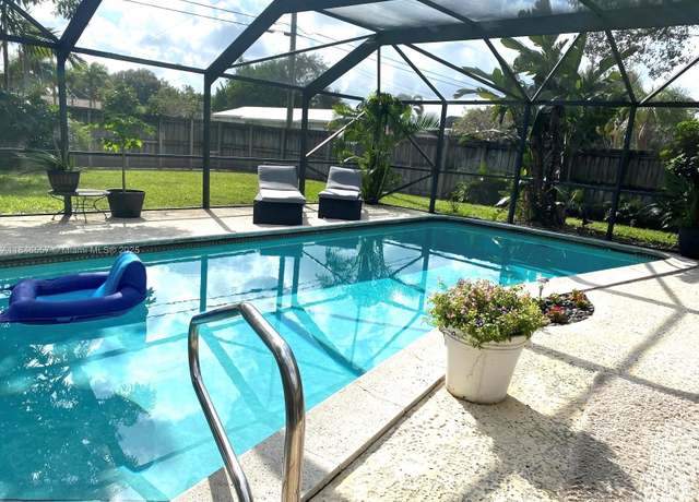 Property at 4116 Taft St, Hollywood, FL 33021, 3 beds, 2 baths