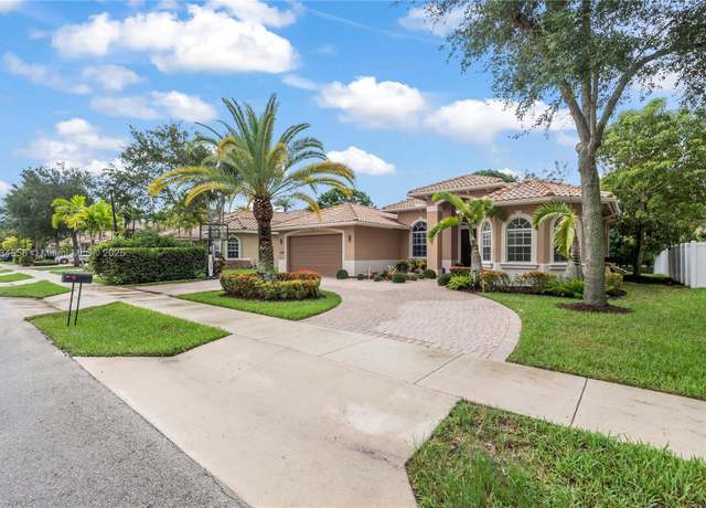 Property at 8346 SW 51st St, Davie, FL 33328, 4 beds, 3 baths