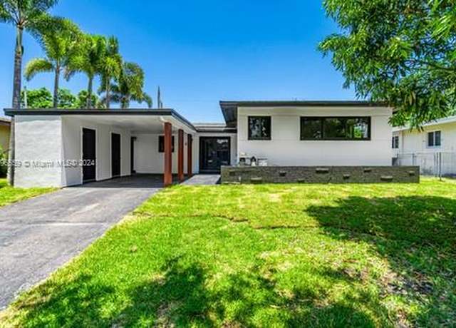 Property at 330 SW 29th Ave, Fort Lauderdale, FL 33312, 3 beds, 2 baths