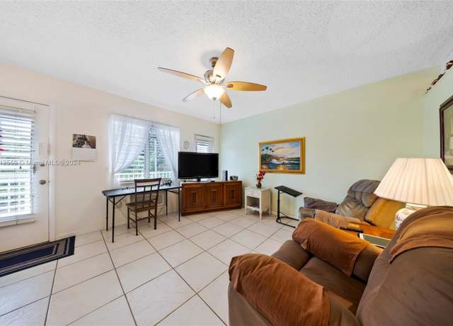 Property at 15610 NE 6th Ave Unit 24D, Miami, FL 33162, 1 bed, 1 bath