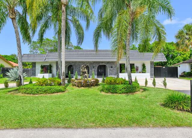Property at 620 Sea Turtle Way, Plantation, FL 33324, 5 beds, 4.5 baths