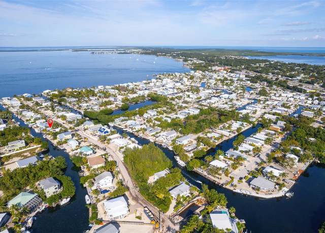 Property at 1021 Adams Dr, Key Largo, FL 33037, 3 beds, 3 baths