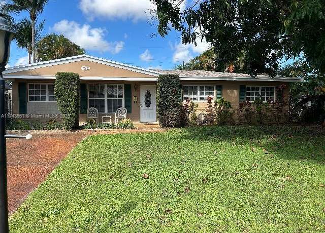 Property at 725 NW 30th St, Wilton Manors, FL 33311, 4 beds, 2 baths