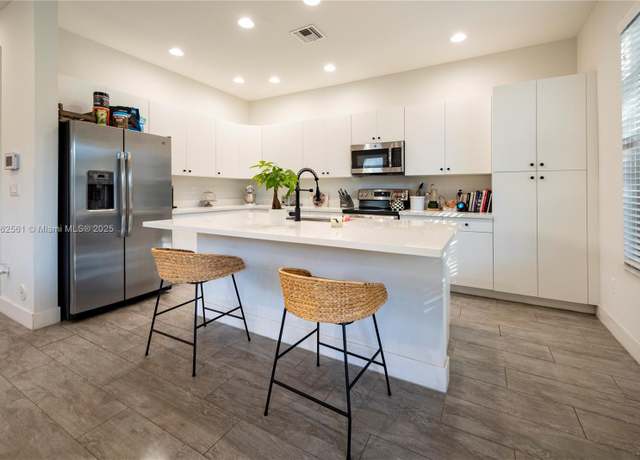 Property at 111 NW 209th Trl #111, Pembroke Pines, FL 33029, 3 beds, 2.5 baths