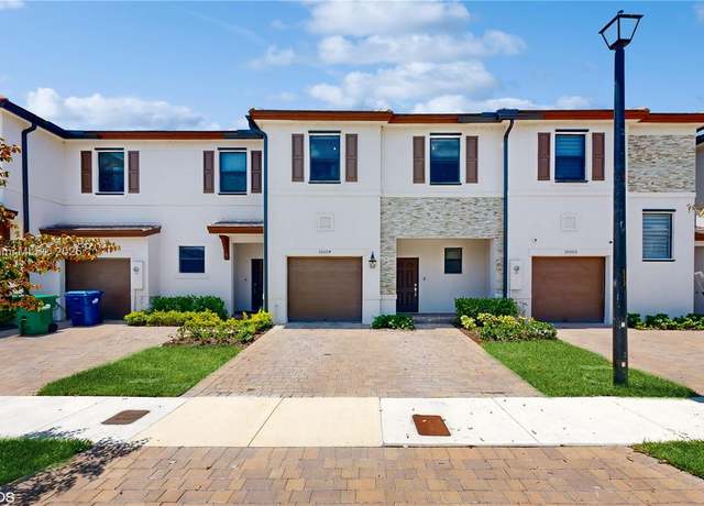 Property at 10004 SW 231 Ln, Miami, FL 33190, 3 beds, 2.5 baths