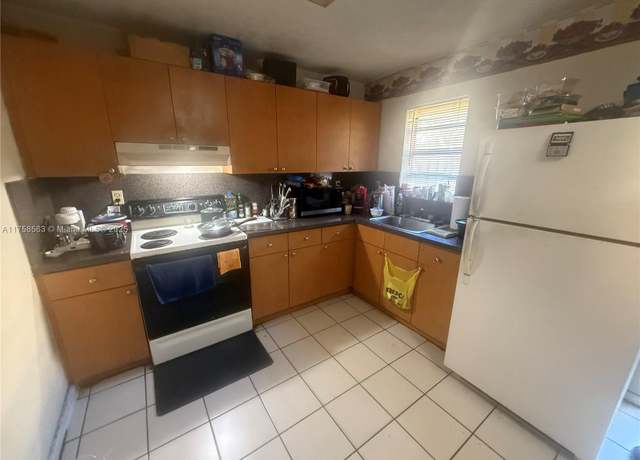 Property at 7987 NW 7th St Unit D13, Miami, FL 33126, 2 beds, 1.5 baths