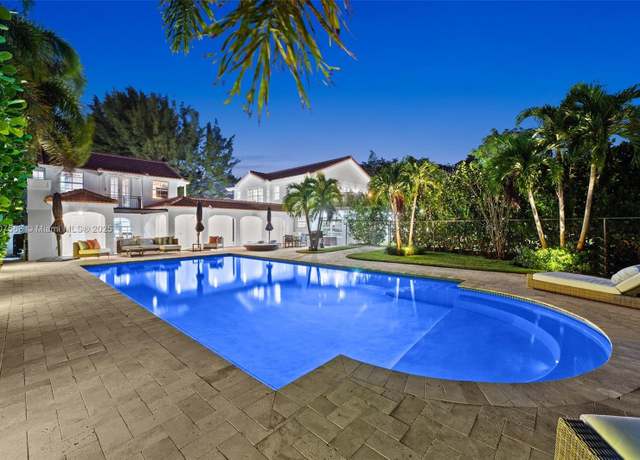Property at 321 SW 1st Ave, Boynton Beach, FL 33435, 4 beds, 5.5 baths