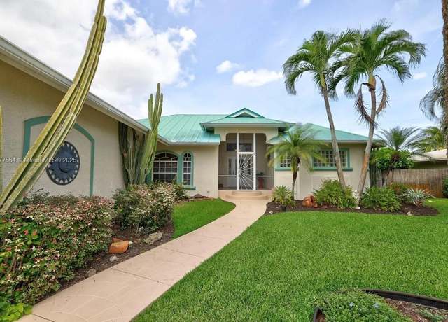 Property at 516 SW South Carolina Dr, Stuart, FL 34994, 3 beds, 3 baths