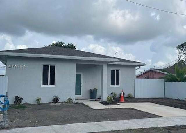 Property at 640 SW 12th Ave, Homestead, FL 33030, 4 beds, 2 baths