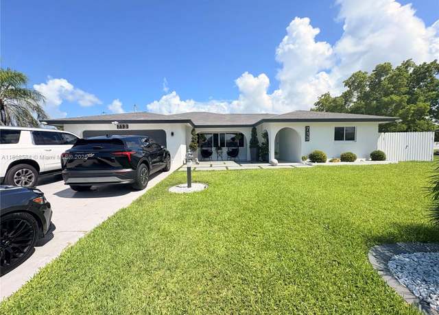 Property at 713 SE 43rd St, Cape Coral, FL 33904, 3 beds, 2 baths