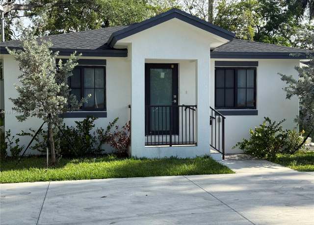 Property at 210 SW 3rd, Florida City, FL 33034, 9 beds, 6 baths