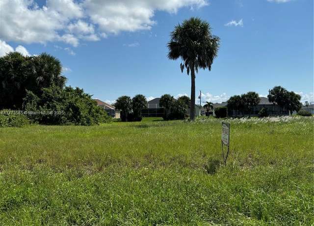 Property at 176 W W Pine Valley Ln, Other City - In The State Of Florida, FL 33947