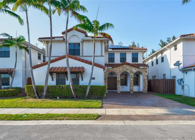 Property at 10371 NW 10th St, Miami, FL 33172, 4 beds, 3.5 baths