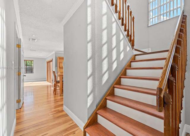 Property at 20155 E Oakmont Cir, Hialeah, FL 33015, 3 beds, 2.5 baths