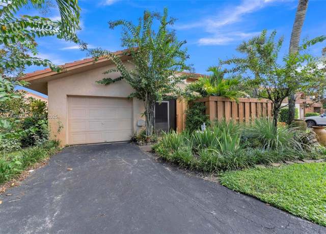 Property at 5405 Stonybrook Dr, Boynton Beach, FL 33437, 2 beds, 2 baths