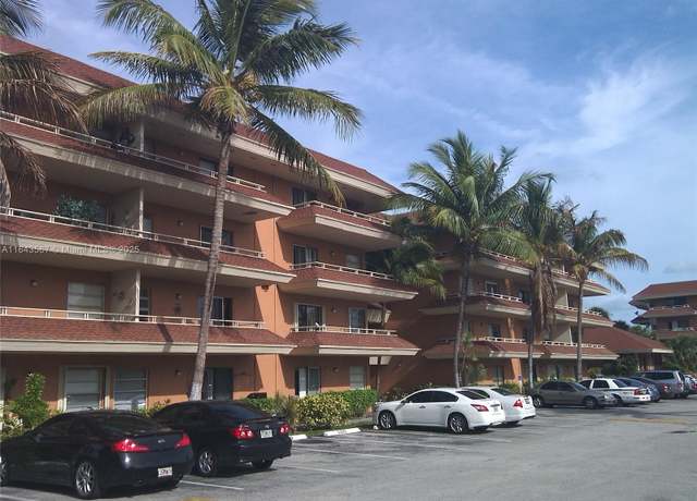 Property at 17530 NW 68th Ave Unit C4002, Hialeah, FL 33015, 1 bed, 1 bath