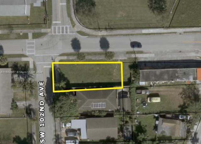 Property at 10020 SW 182nd St, Miami, FL 33157