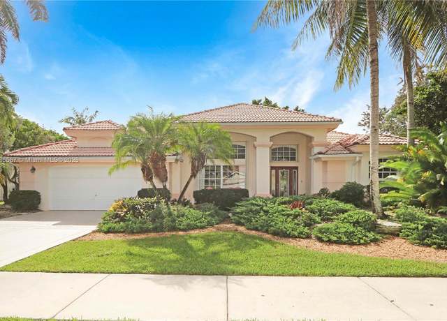 Property at 2725 Fairways Dr, Homestead, FL 33035, 3 beds, 2 baths
