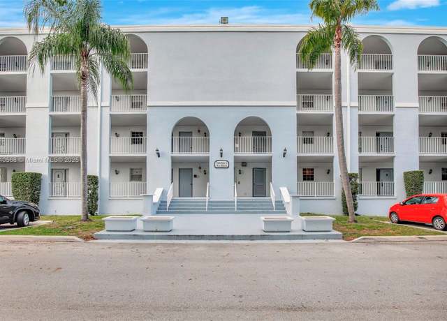 Property at 7981 S French Dr Unit 2-304, Pembroke Pines, FL 33024, 1 bed, 1.5 baths