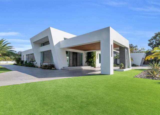 Property at 9890 SW 64th St, Miami, FL 33173, 5 beds, 5.5 baths