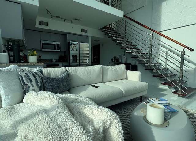 Property at 41 SE 5th St #1716, Miami, FL 33131, 2 beds, 2 baths