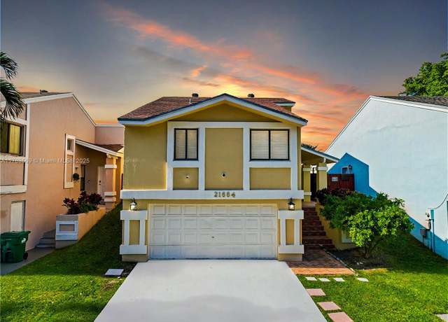 Property at 21664 SW 98th Pl, Cutler Bay, FL 33190, 4 beds, 3 baths