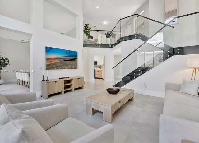 Property at 6393 Brava Way, Boca Raton, FL 33433, 3 beds, 2.5 baths