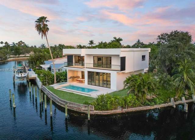 Property at 2033 NE 22nd St, Wilton Manors, FL 33305, 5 beds, 5.5 baths