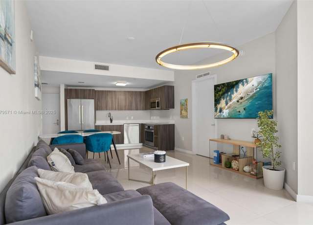 Property at 488 NE 18th St #301, Miami, FL 33132, 2 beds, 2.5 baths