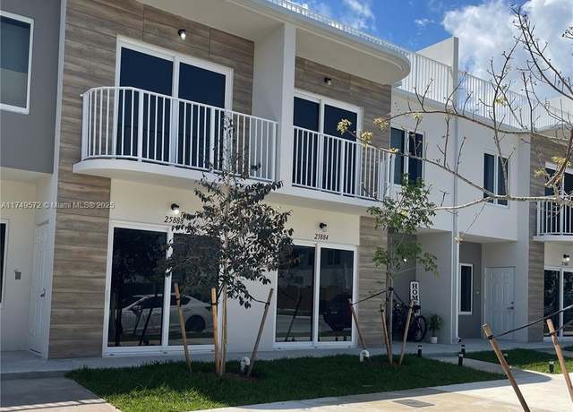 Property at 25842 SW 144th Ave, Naranja, FL 33032, 4 beds, 3.5 baths