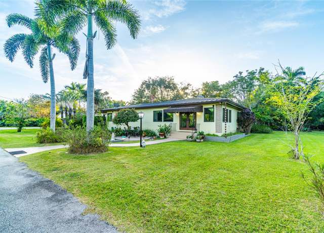 Property at 18200 SW 296th St, Homestead, FL 33030, 4 beds, 3.5 baths