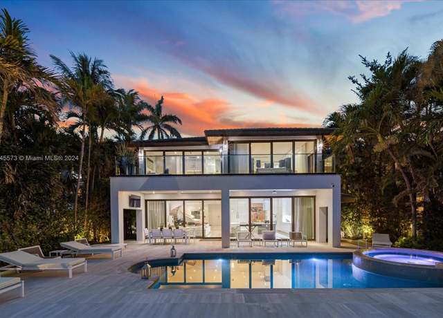 Property at 401 E Rivo Alto Dr, Miami Beach, FL 33139, 8 beds, 7.5 baths