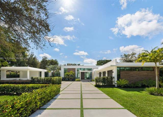 Property at 6830 SW 104th St, Pinecrest, FL 33156, 7 beds, 7.5 baths