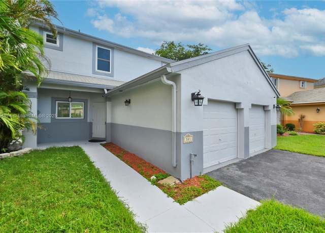 Property at 381 NW 207th Ave, Pembroke Pines, FL 33029, 3 beds, 2.5 baths