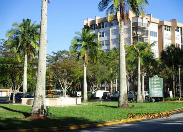 Property at 1300 Saint Charles Pl Ph 6, Pembroke Pines, FL 33026, 1 bed, 1.5 baths