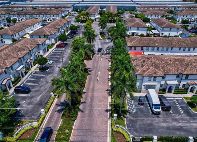 Property at 8199 W 36th Ave #5, Hialeah, FL 33018, 3 beds, 2.5 baths
