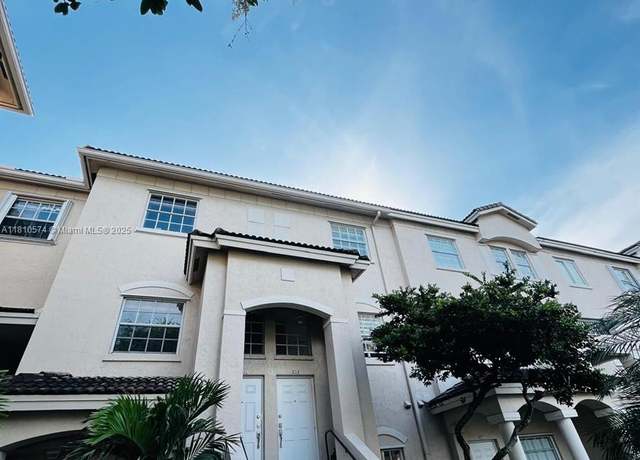 Property at 5670 NW 116th Ave #212, Doral, FL 33178, 2 beds, 2.5 baths