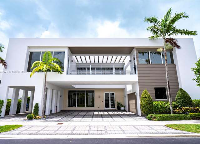 Property at 10272 NW 75th Ter, Doral, FL 33178, 6 beds, 7 baths