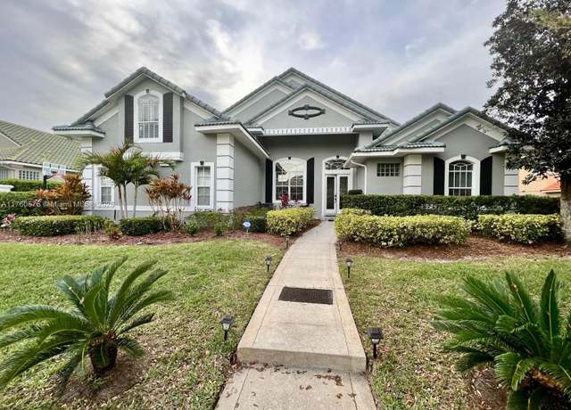 Property at 2334 Roat Dr, Orlando, FL 32835, 5 beds, 4 baths